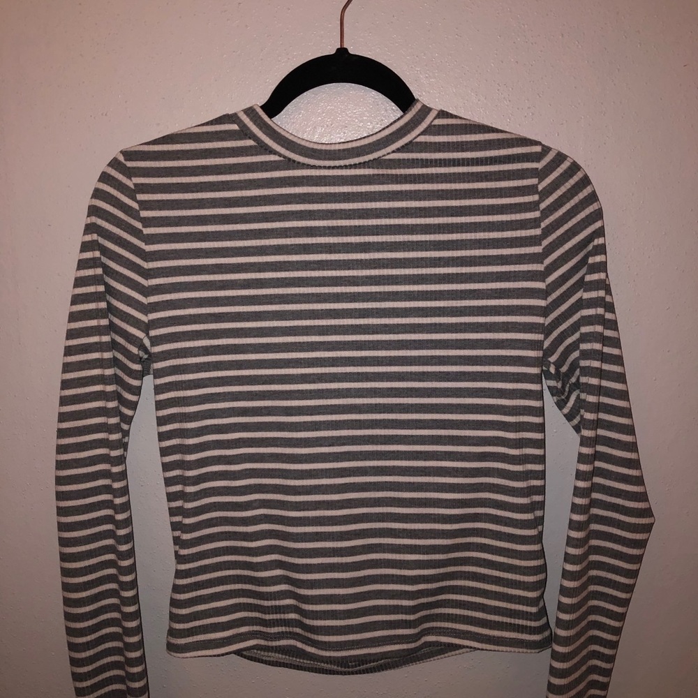 Long sleeve stripped top